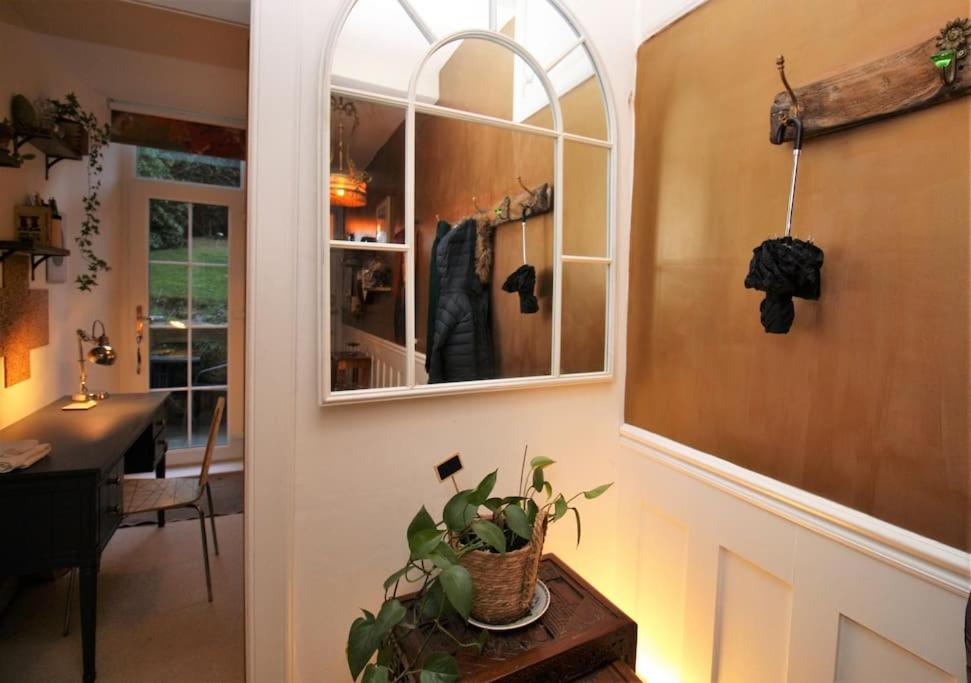 Holyrood Park: Lush & Arty 2 Double Bed Flat Apartment Edinburgh Bagian luar foto