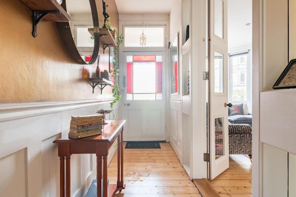 Holyrood Park: Lush & Arty 2 Double Bed Flat Apartment Edinburgh Bagian luar foto