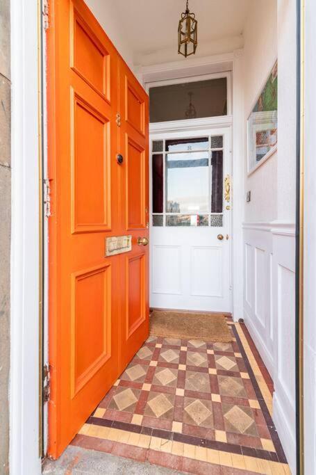 Holyrood Park: Lush & Arty 2 Double Bed Flat Apartment Edinburgh Bagian luar foto