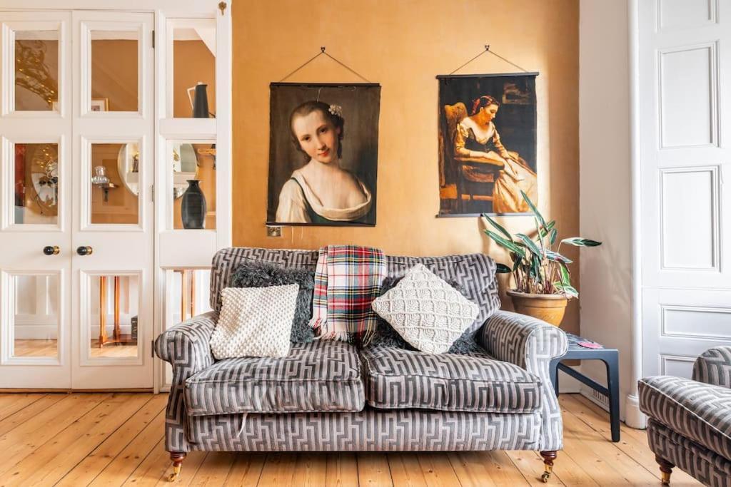 Holyrood Park: Lush & Arty 2 Double Bed Flat Apartment Edinburgh Bagian luar foto