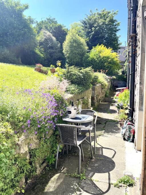 Holyrood Park: Lush & Arty 2 Double Bed Flat Apartment Edinburgh Bagian luar foto