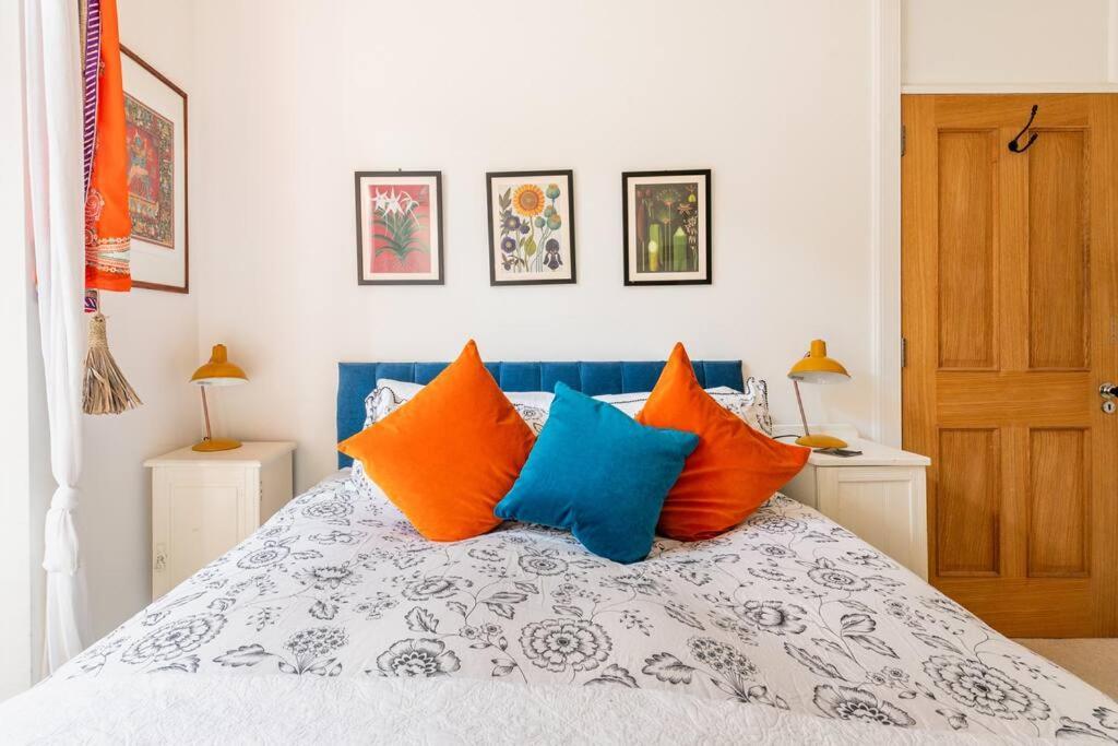 Holyrood Park: Lush & Arty 2 Double Bed Flat Apartment Edinburgh Bagian luar foto