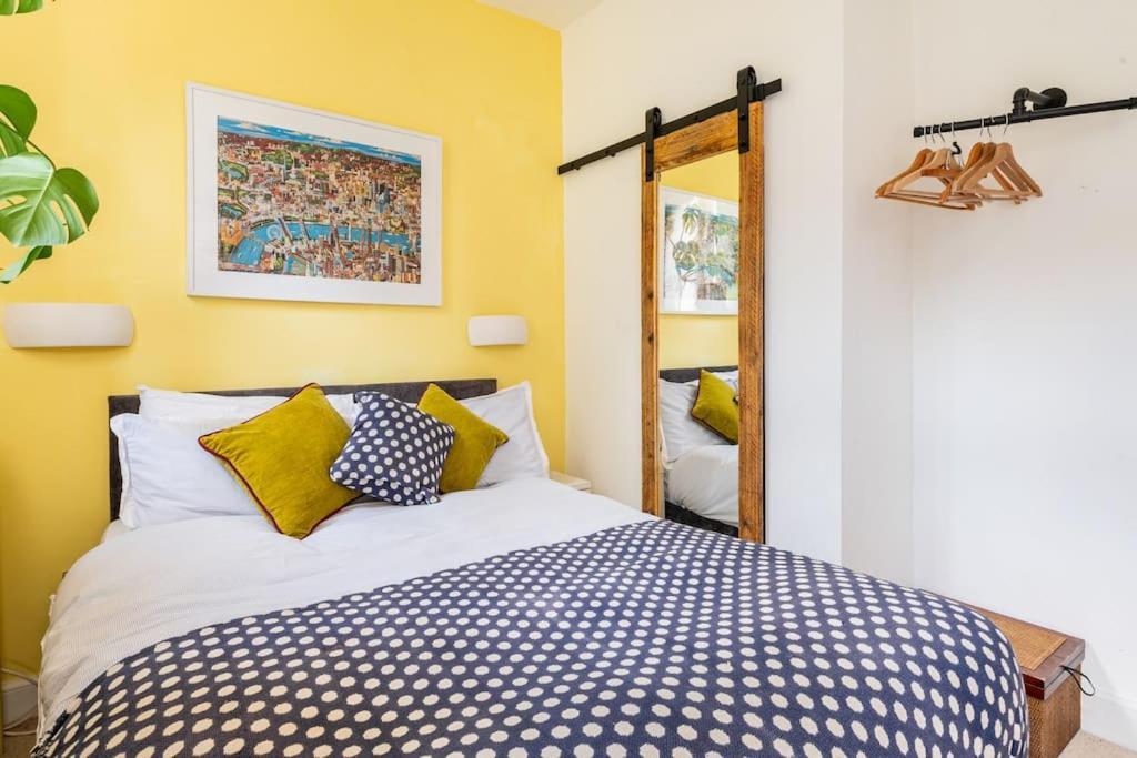 Holyrood Park: Lush & Arty 2 Double Bed Flat Apartment Edinburgh Bagian luar foto