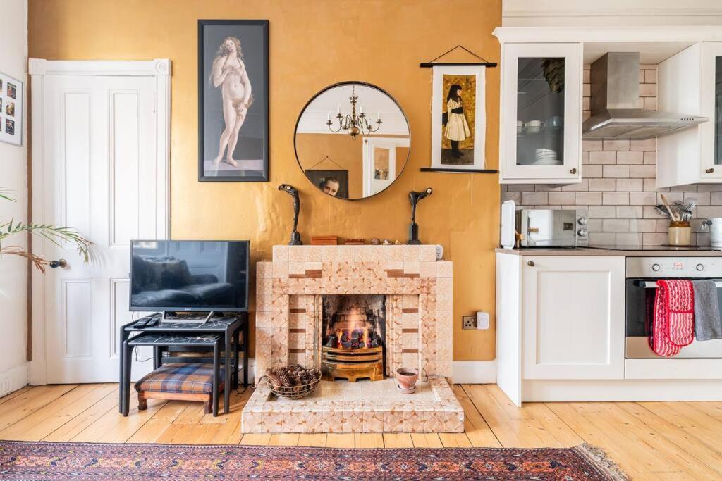 Holyrood Park: Lush & Arty 2 Double Bed Flat Apartment Edinburgh Bagian luar foto