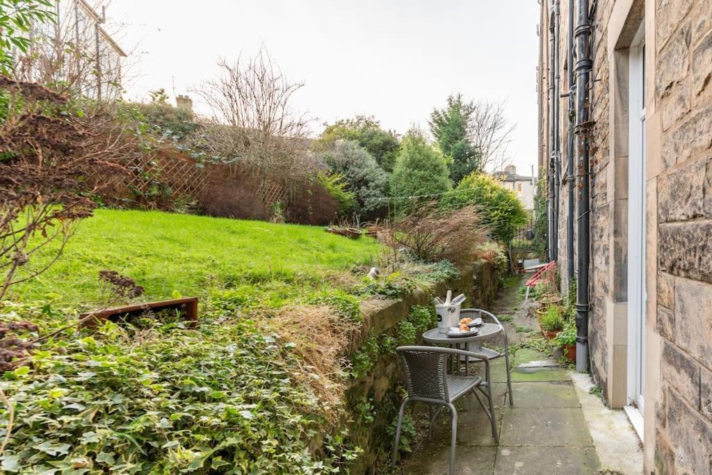 Holyrood Park: Lush & Arty 2 Double Bed Flat Apartment Edinburgh Bagian luar foto
